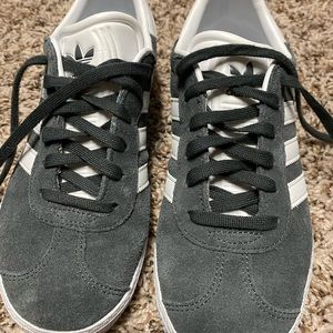 Adidas Gazelle grey suede size 4 women. Kids 4.